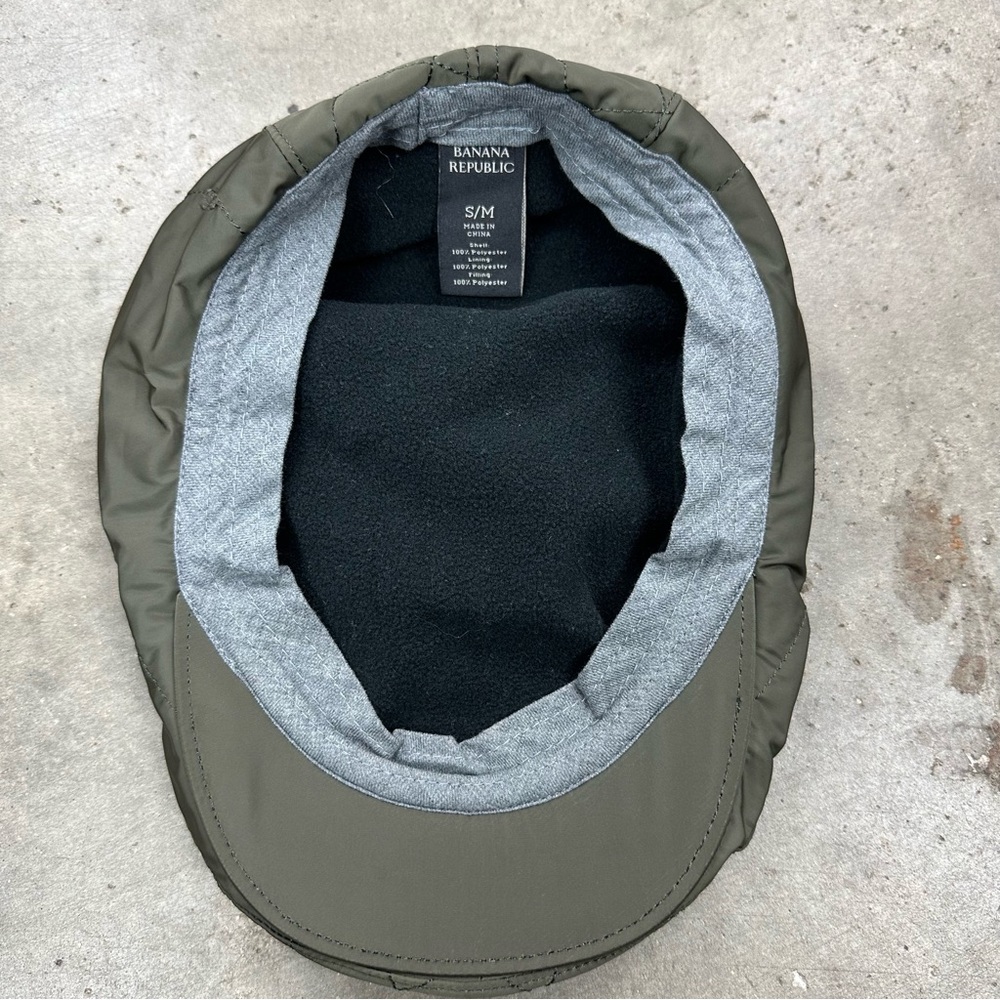 Banana Republic quilted nylon newsboy cap with fleece lining - Picture 5 of 6